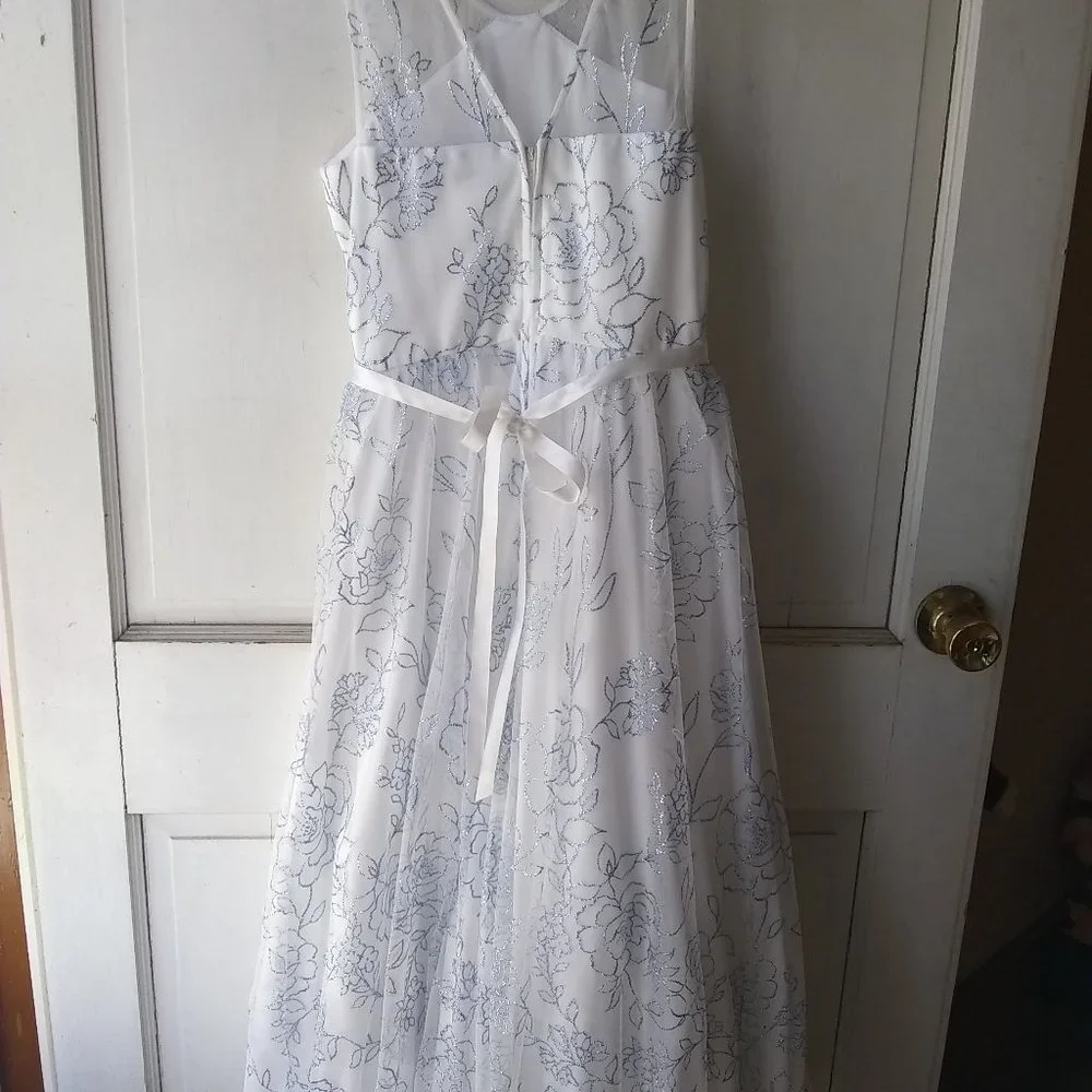 Beautiful Formal Gown, Girl's size 14 - Picture 2 of 5